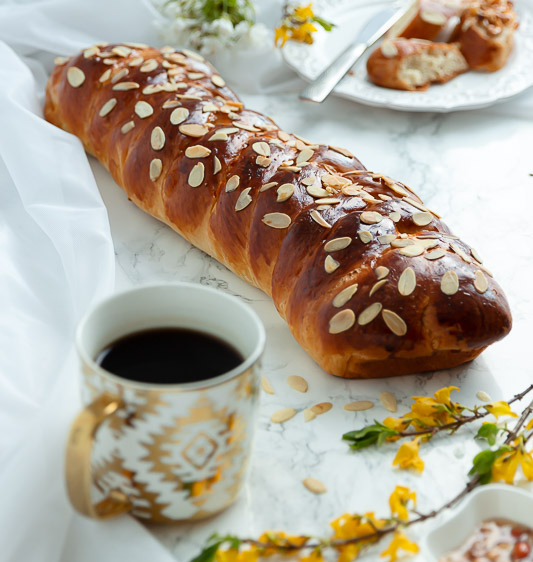 EASTER BREAD WITH MAHLEB