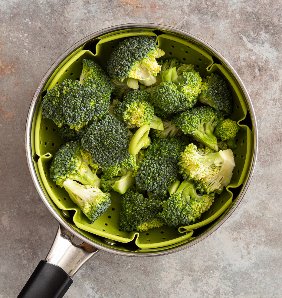 BROCCOLI SALAD PREPERATION_BROCCOLI